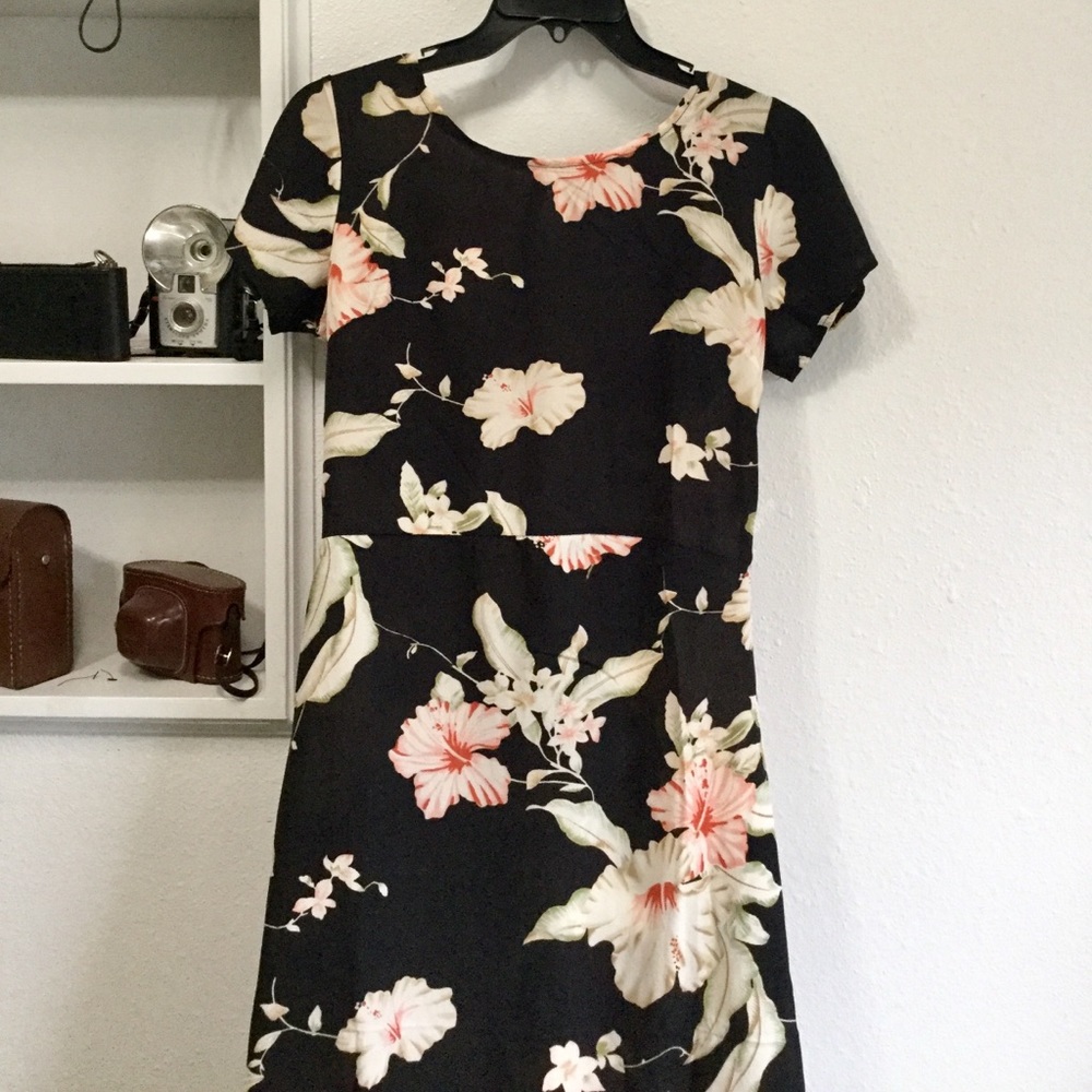 Black Shear Floral Dress 💚